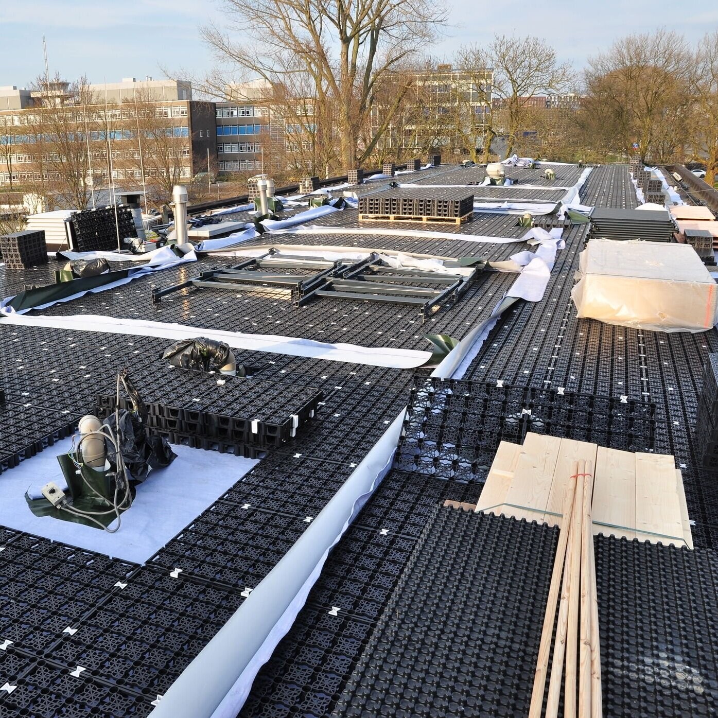 MarineterreinのSmart Roof 2.0実証施設。正方形の写真。