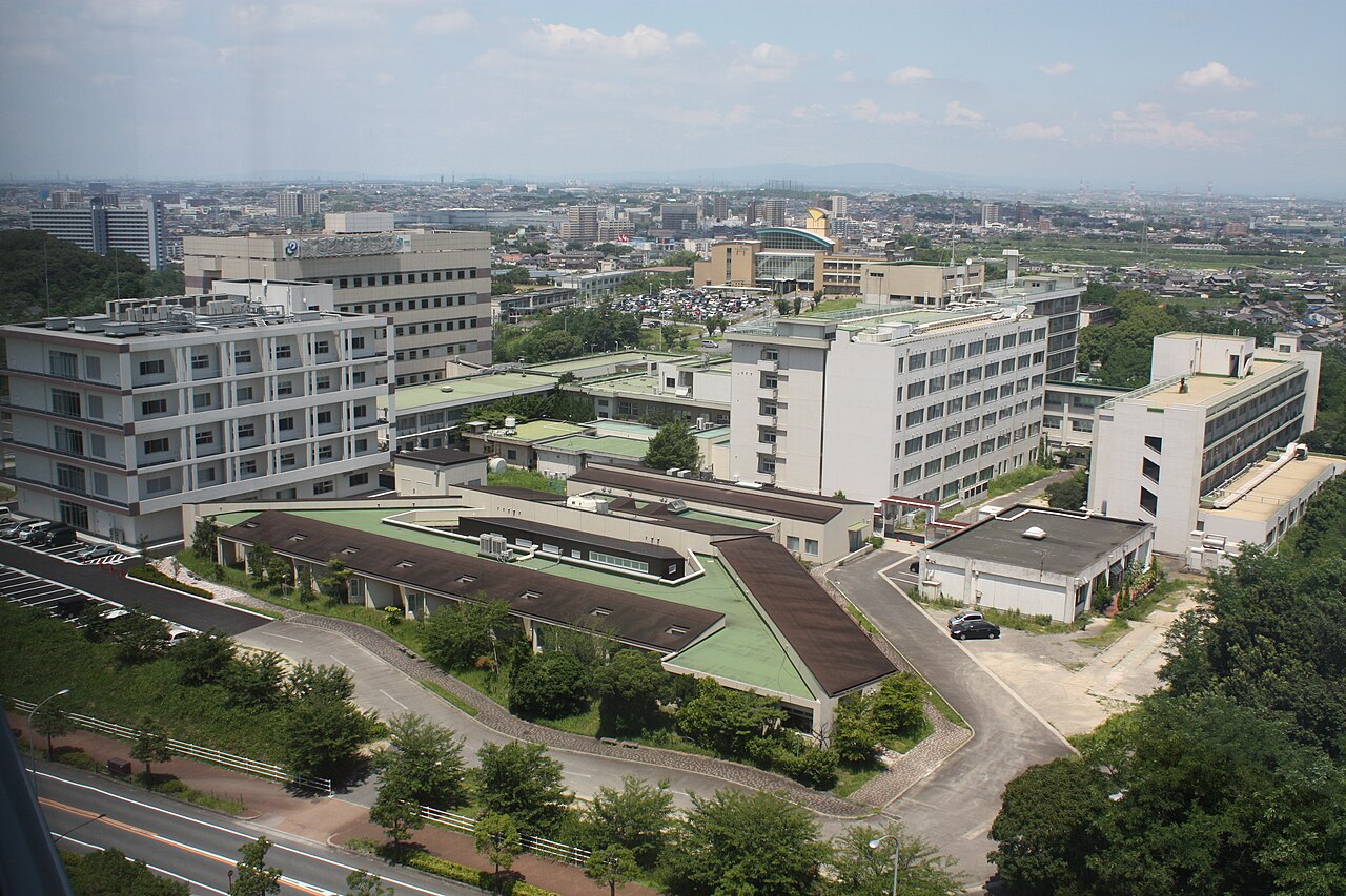 国立長寿医療研究センターの建物外観。
