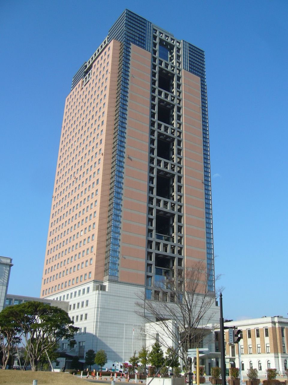 NETSUGENが32階に入る群馬県庁舎。