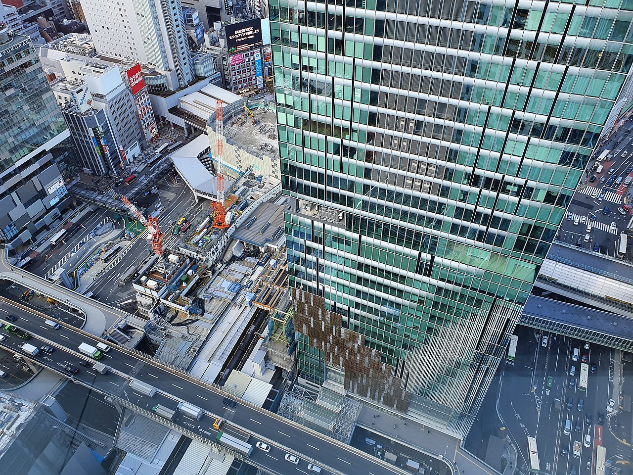 SHIBUYA QWSが入る渋谷スクランブルスクエア。